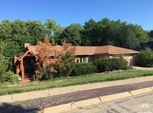 413 Rock Fence Pl, Lawrence, KS 66049