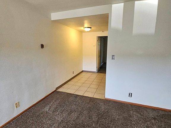 4th image of 615 S Alder St APT 5