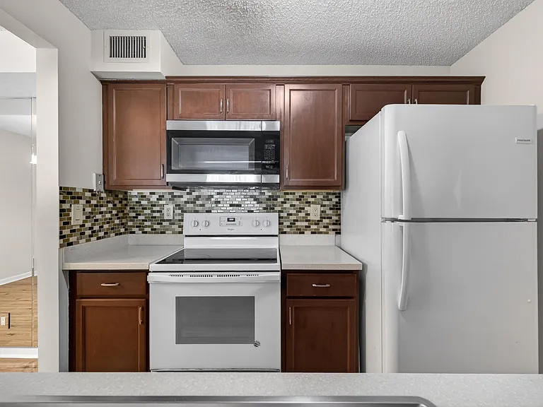 2512 SE Anchorage Cv #2 — Photo 11