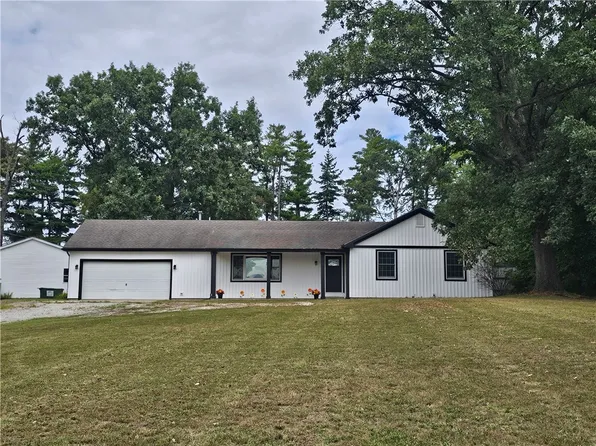 1097 County Road 700 N, Toledo, IL 62468