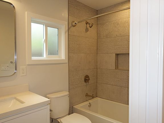 5th image of 526 Lincoln Ave