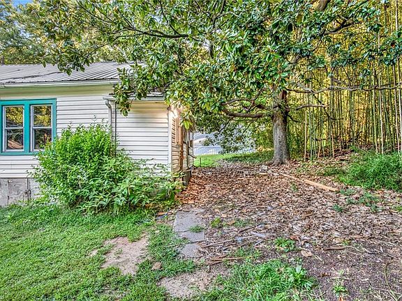 3rd image of 4839 Merrimac St #2