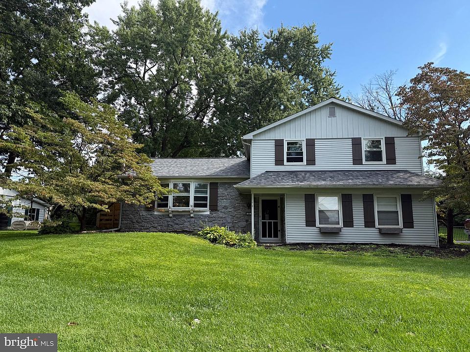 1st image of 11 Woodland Ave
