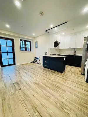 Rented by E Realty International Corp | media 23