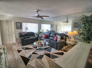2960 Lake Osborne Dr APT 105, Lake Worth, FL 33461