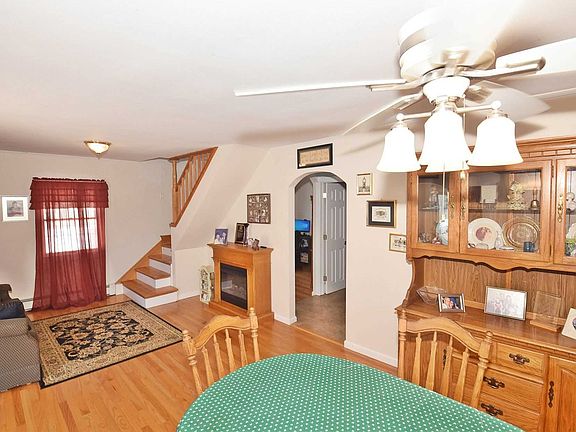 4th image of 561 Fire Island Ave