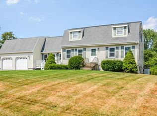 10 Peach Ave, Billerica, MA 01821