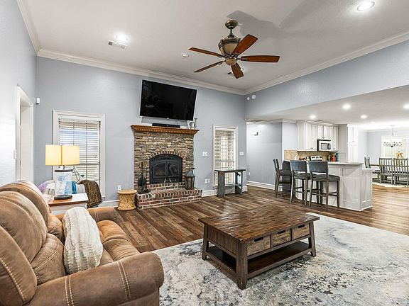 4th image of 77 Carlie Ln