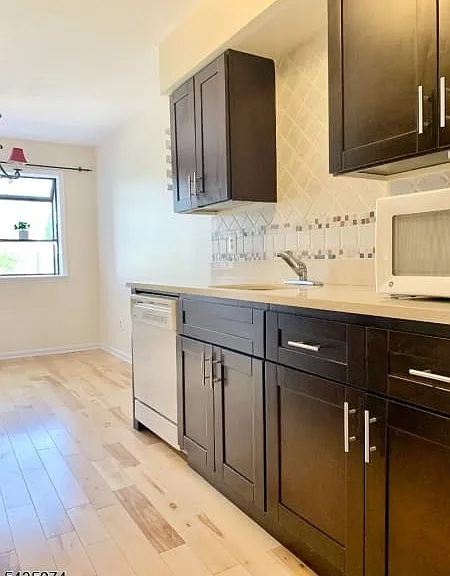 305 Marten Rd — Photo 8