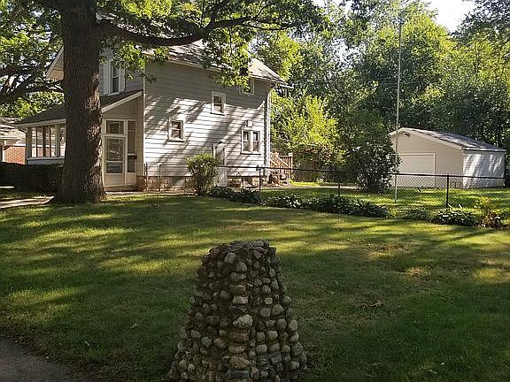 3rd image of 18484 Garfield Ave