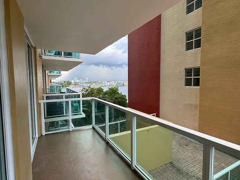 17000 N Bay Rd #613 — Photo 3
