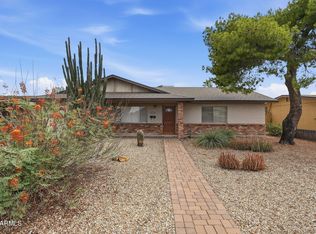2302 E WALTANN Lane, Phoenix, AZ 85022