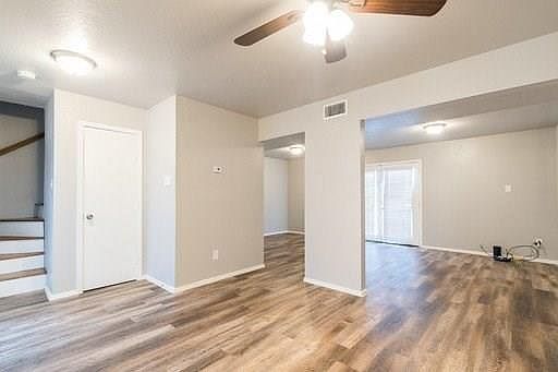 4th image of 2401 Doreen St #2411