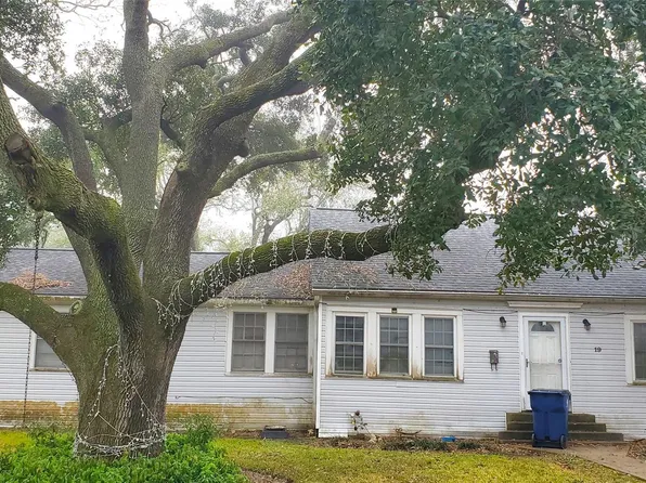19 12th Ave N, Texas City, TX 77590