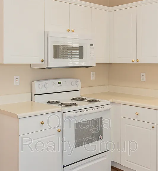 521 McGregor Ct — Photo 16