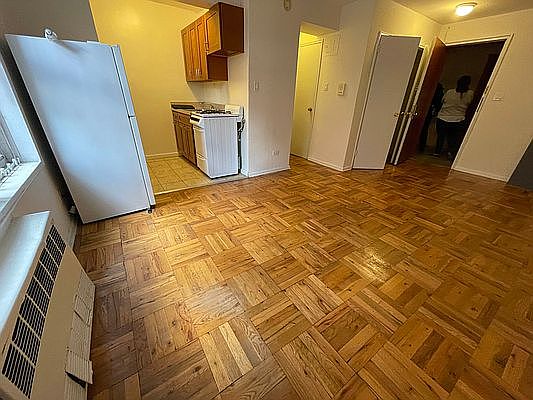 1st image of 75-14 Woodside Ave #L4