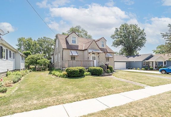 4th image of 205 S De Witt Pl