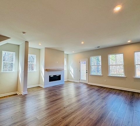 2nd image of 809 Callan View Ave