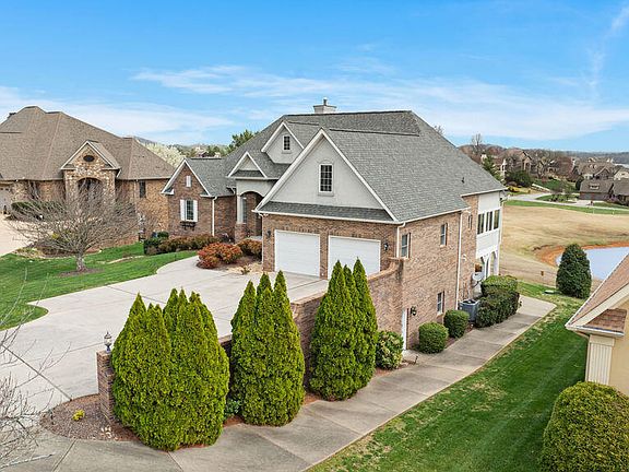 3rd image of 206 Wren Ct