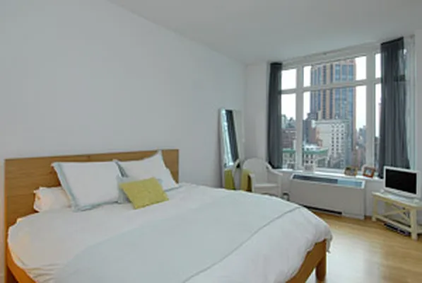 Rented by Douglas Elliman | media 35
