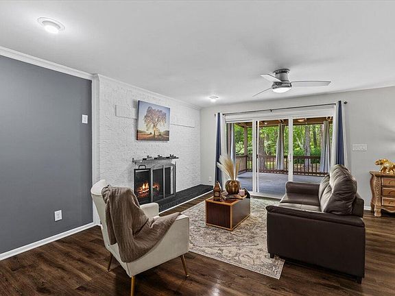 5th image of 306 Smoketree Way