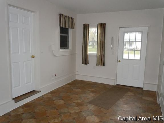 4th image of 180 N Chamberlain St
