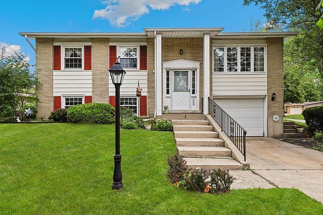 1st image of 327 W Arquilla Dr