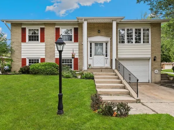 327 W Arquilla Dr, Glenwood, IL 60425