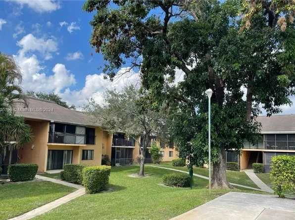 5855 Washington St, Hollywood, FL