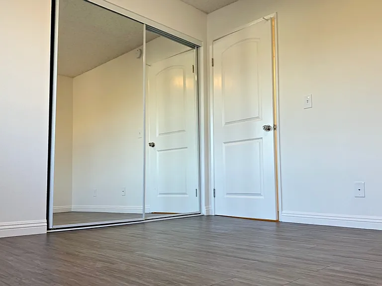 1012 E Acacia Ave #105 — Photo 7