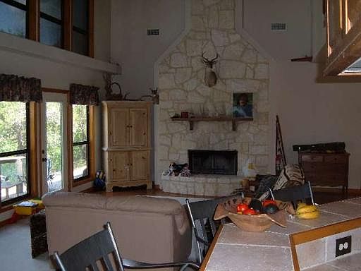 4th image of 304 & 308 HOSKINS TRAIL