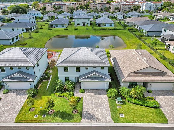 2nd image of 3148 Tamarind Dr