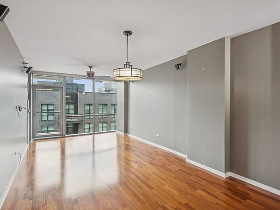5th image of 125 S Green St APT 709A