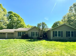 26 Sallys Ln, Pawling, NY 12564