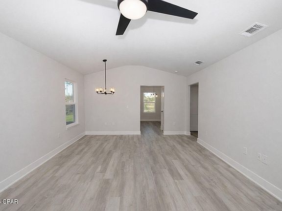 4th image of 713 Fox Den Ln