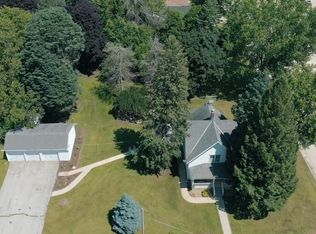 200 9th St, Charles City, IA 50616