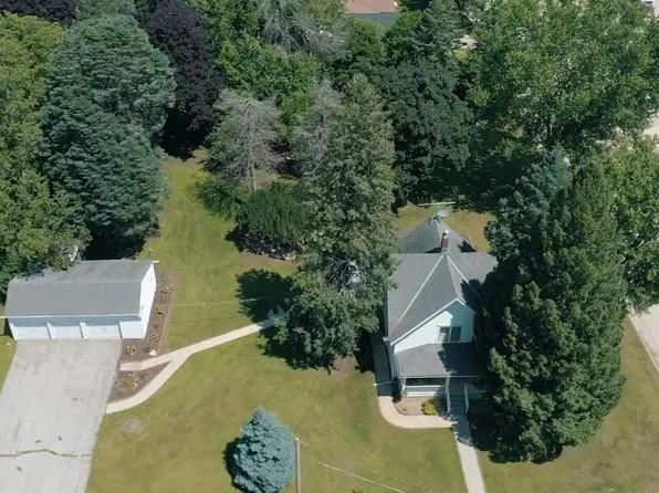 200 9th St, Charles City, IA 50616