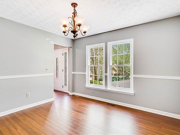 5th image of 3911 E Meadow Dr