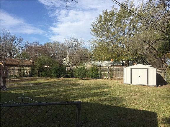 4th image of 2613 Willow Park St