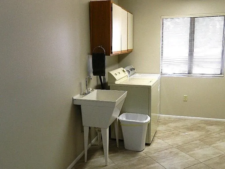 13931 W Oak Glen Dr — Photo 33