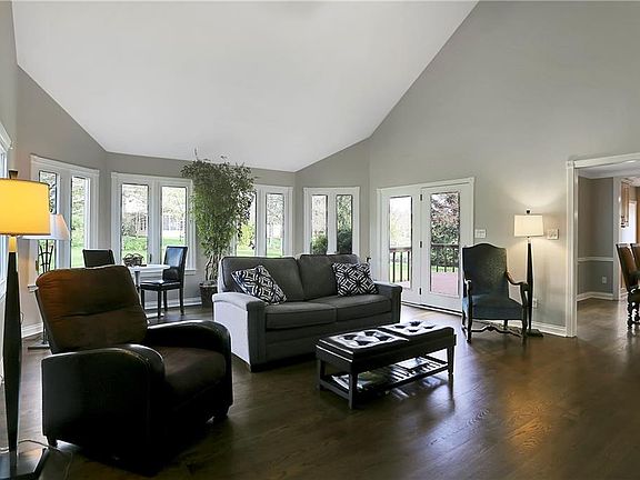 5th image of 1830 Continental Dr
