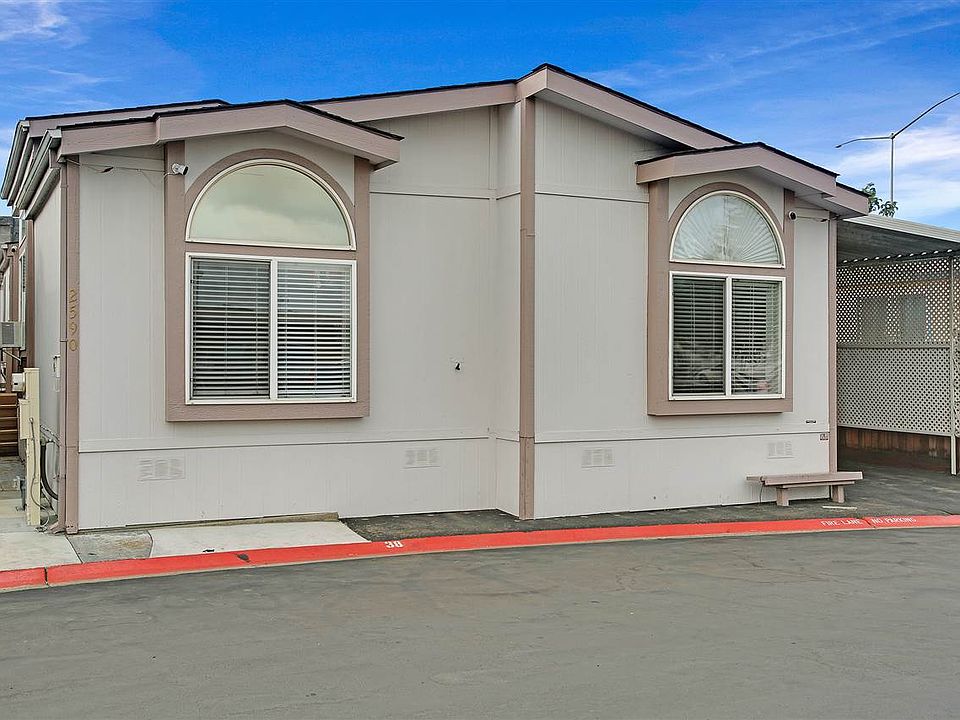 1st image of 2590 Parkside Dr #38