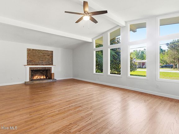 2nd image of 1904 Chestnut Avenue