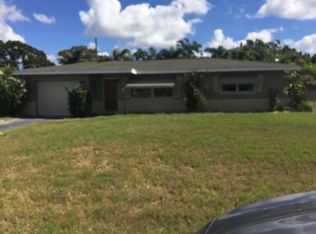 8907 112th St, Seminole, FL 33772
