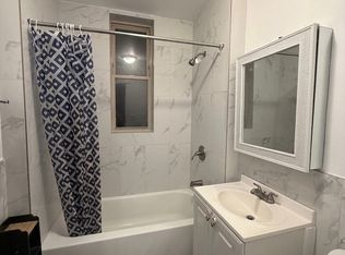 2820 S Short St APT 2R, Chicago, IL 60608