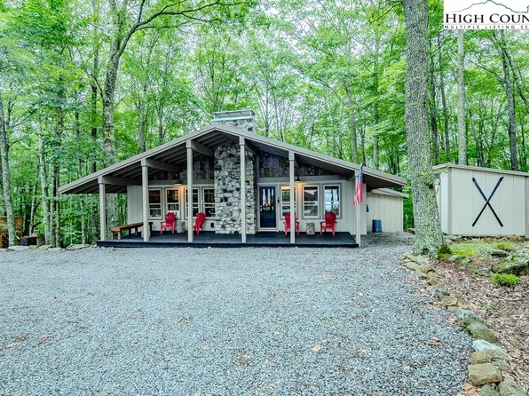 821 Pine Ridge Road, Beech Mountain, NC 28604