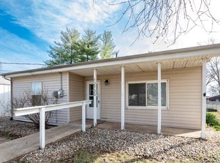 12730 Carter Rd, Pekin, IL 61554