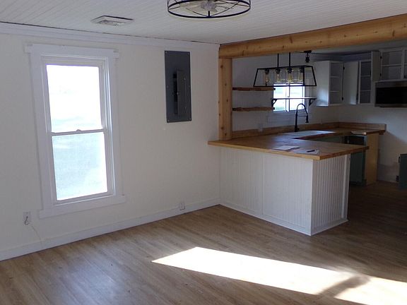 5th image of 1585 Squiresville Rd