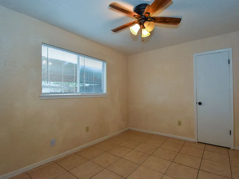 1507 Barcelona Way — Photo 19