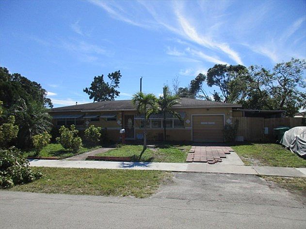 2nd image of 120 NW 193rd St